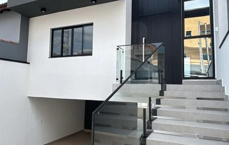 Sobrado a venda Carmela